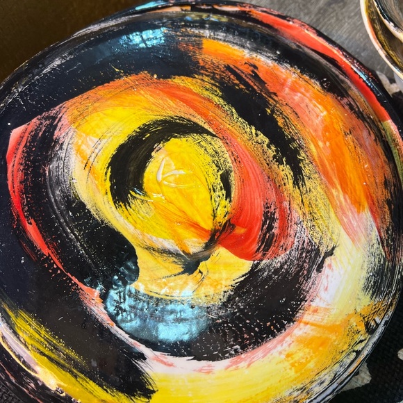 Abstract Multicolor Dinnerware Set - Picture 2 of 6